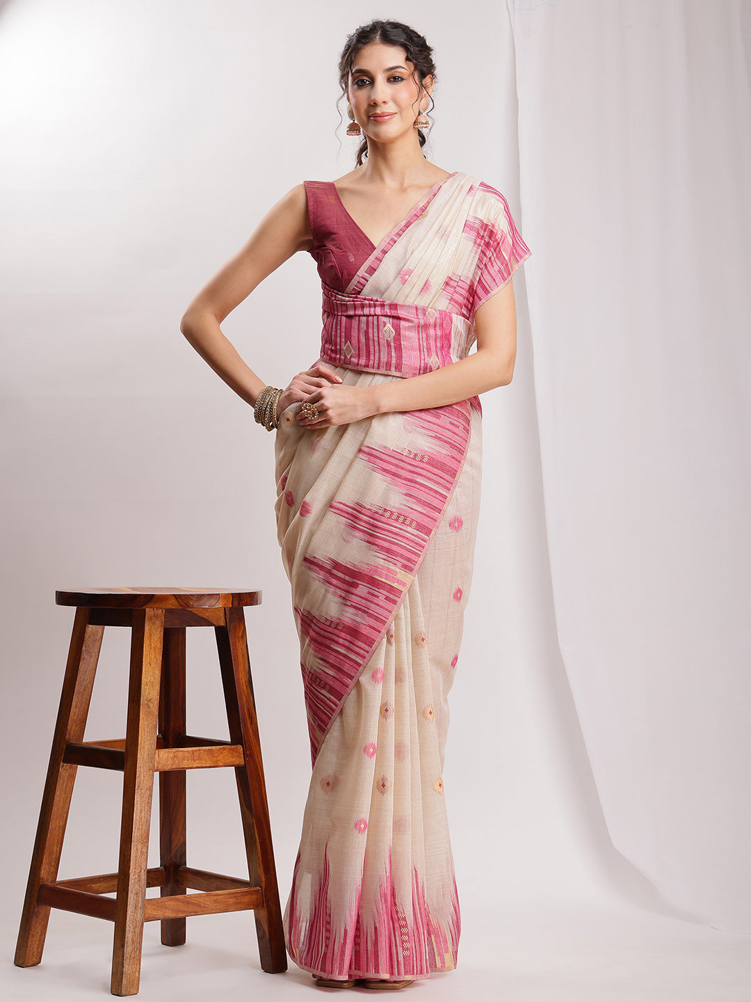 Janasya Beige Silk Blend Ikkat Jacquard Saree | Swadesiicart