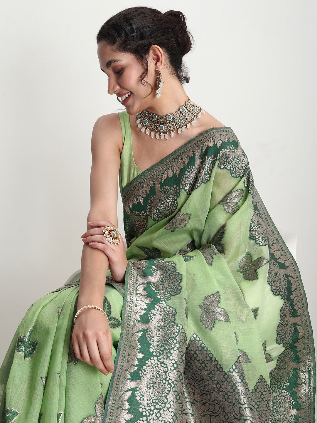 Janasya Light Green Linen Blend Floral Jacquard Saree | Swadesiicart
