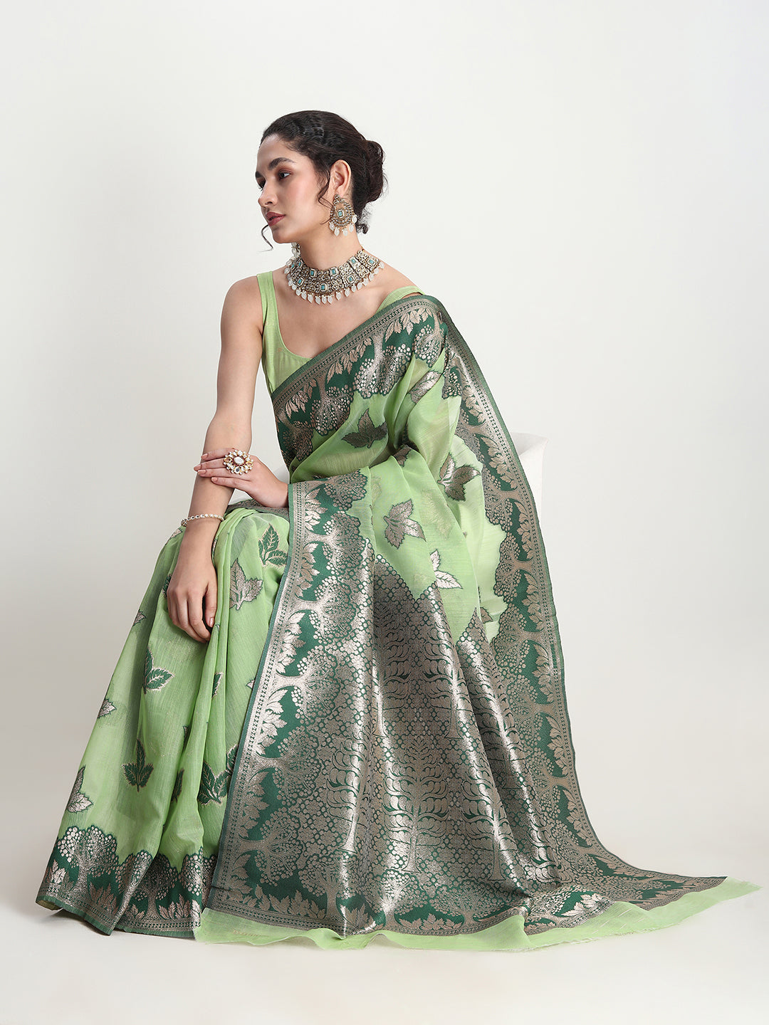 Janasya Light Green Linen Blend Floral Jacquard Saree | Swadesiicart
