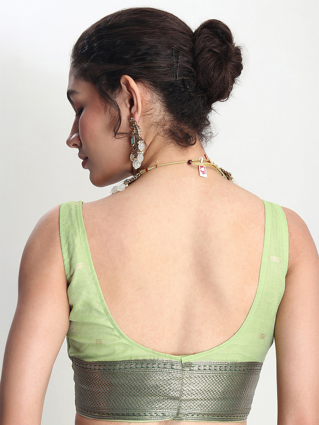 Janasya Light Green Linen Blend Floral Jacquard Saree | Swadesiicart