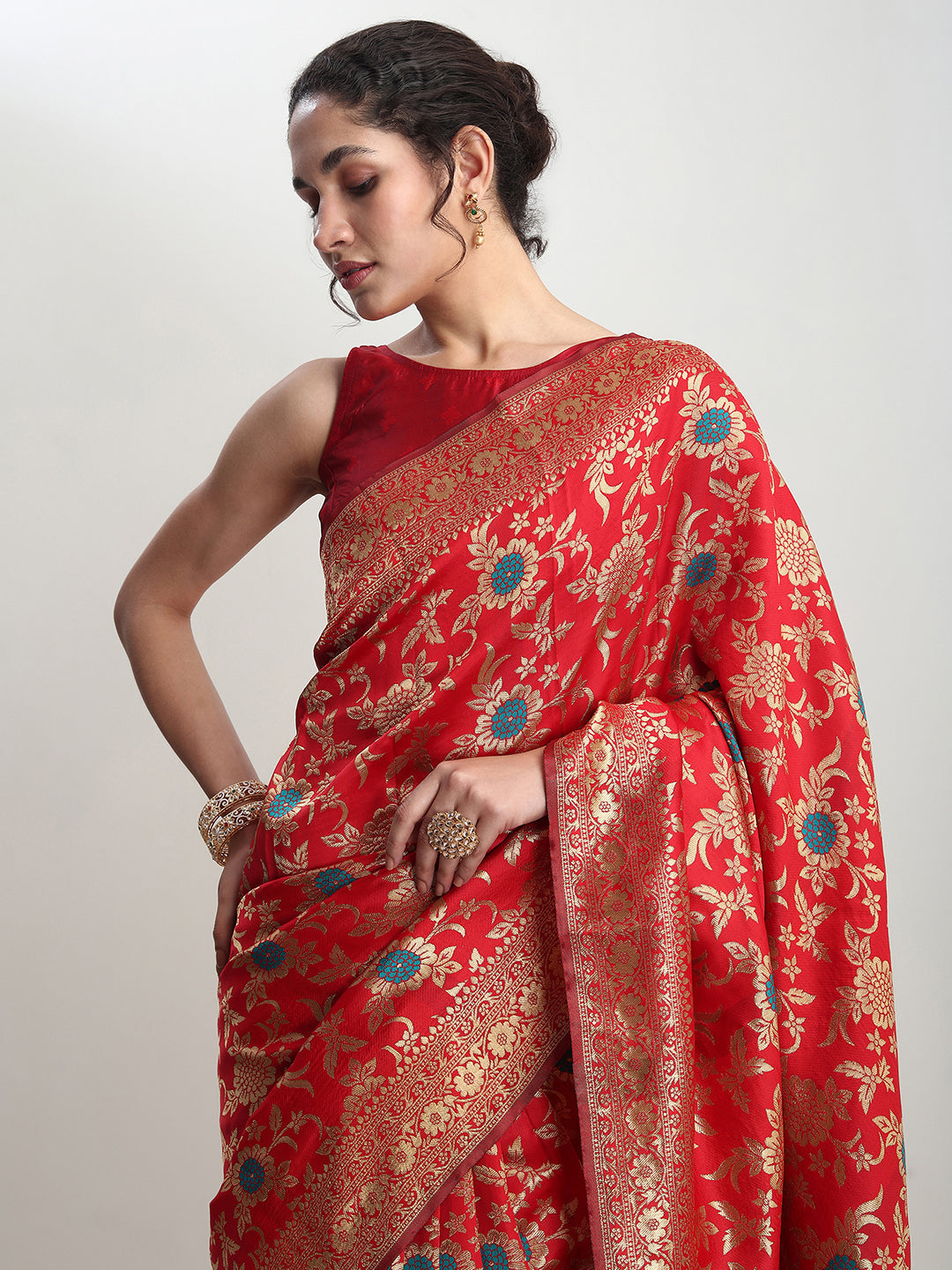 Janasya Red Silk Blend Floral Jacquard Saree | Swadesiicart