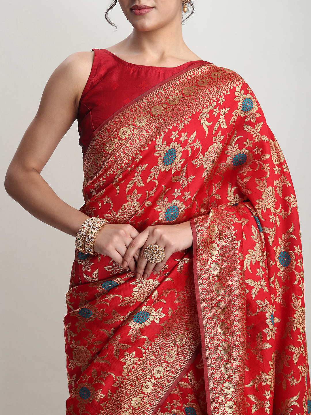 Janasya Red Silk Blend Floral Jacquard Saree | Swadesiicart