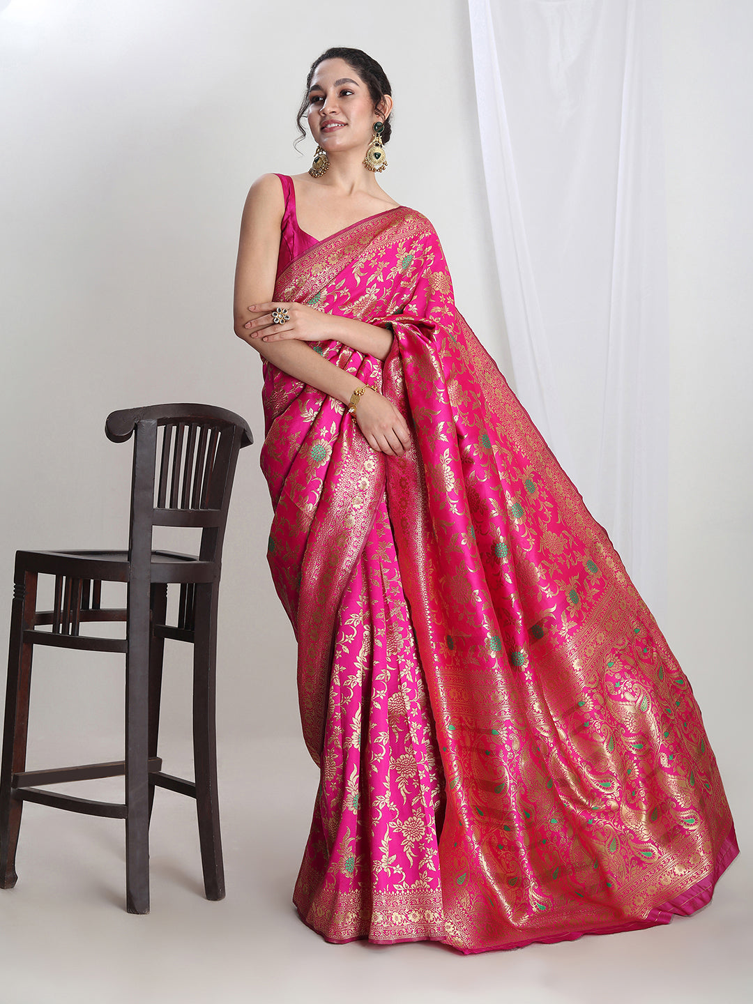 Janasya Pink Silk Blend Floral Jacquard Saree | Swadesiicart