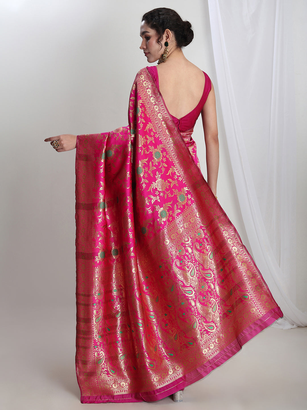 Janasya Pink Silk Blend Floral Jacquard Saree | Swadesiicart