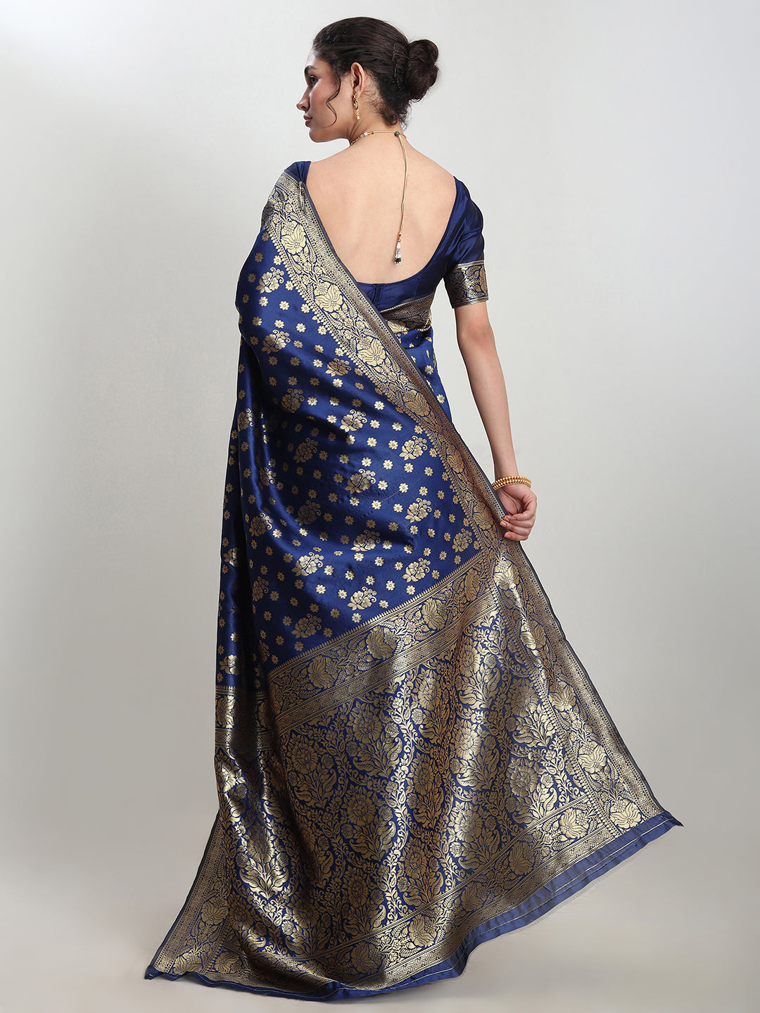 Janasya Blue Silk Blend Floral Jacquard Saree | Swadesiicart