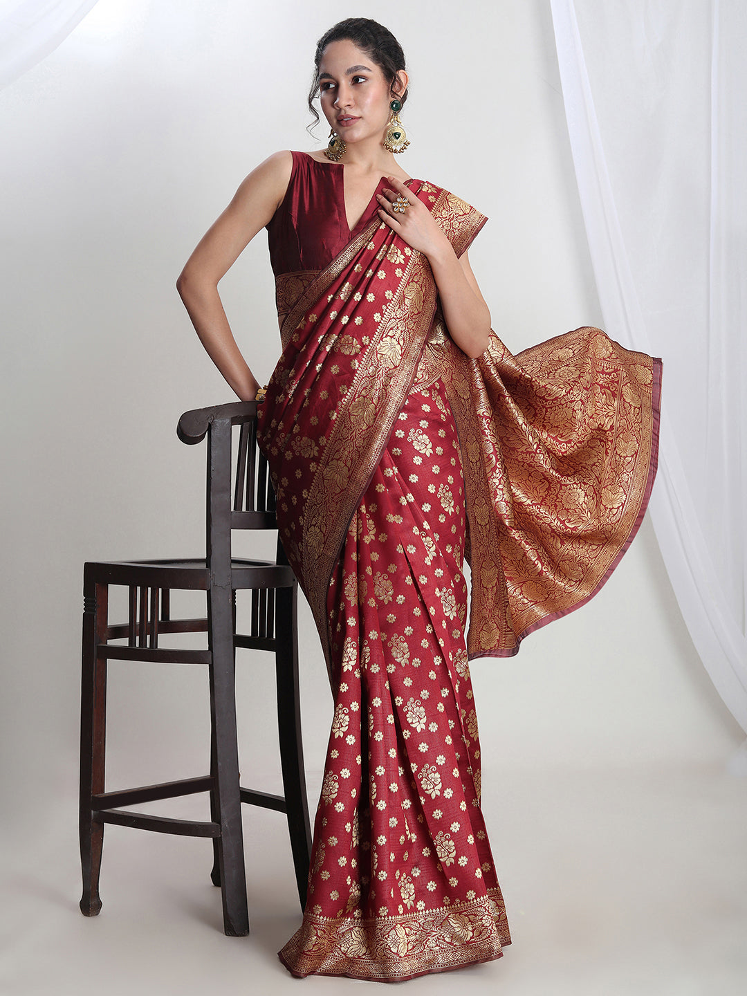 Janasya Maroon Silk Blend Floral Jacquard Saree | Swadesiicart