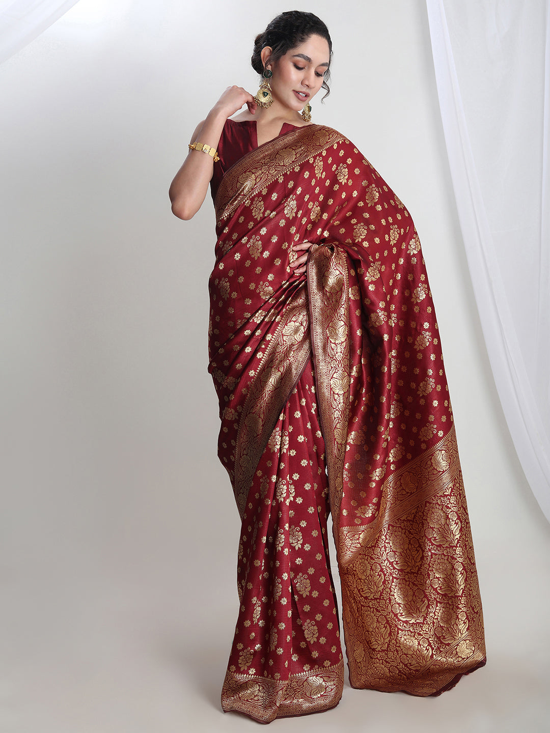 Janasya Maroon Silk Blend Floral Jacquard Saree | Swadesiicart