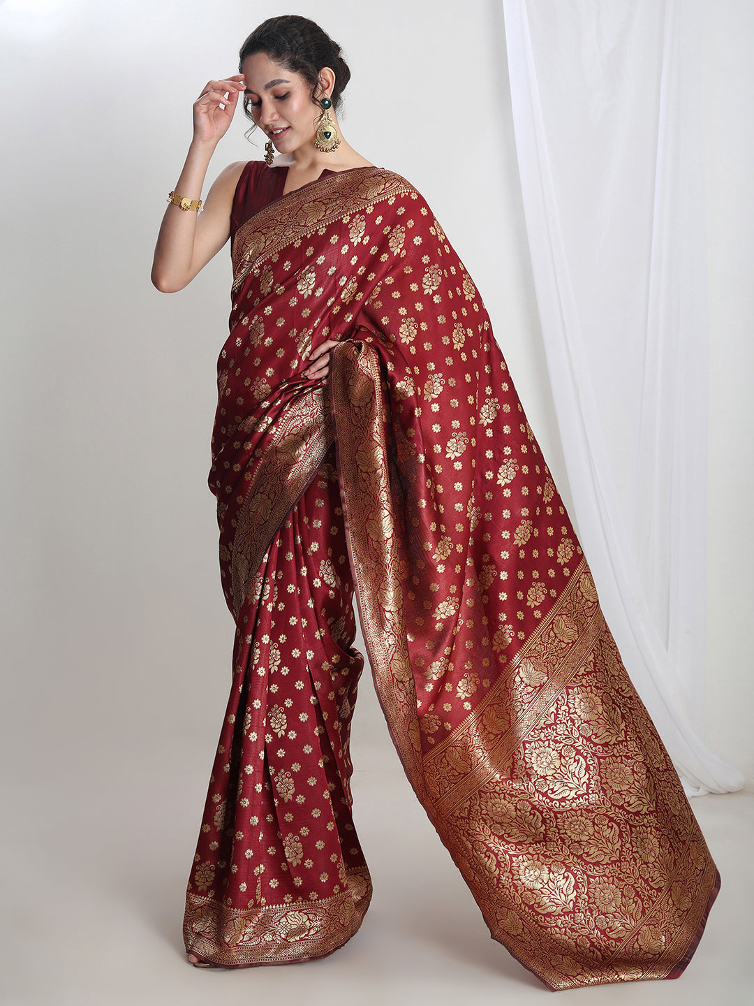 Janasya Maroon Silk Blend Floral Jacquard Saree | Swadesiicart