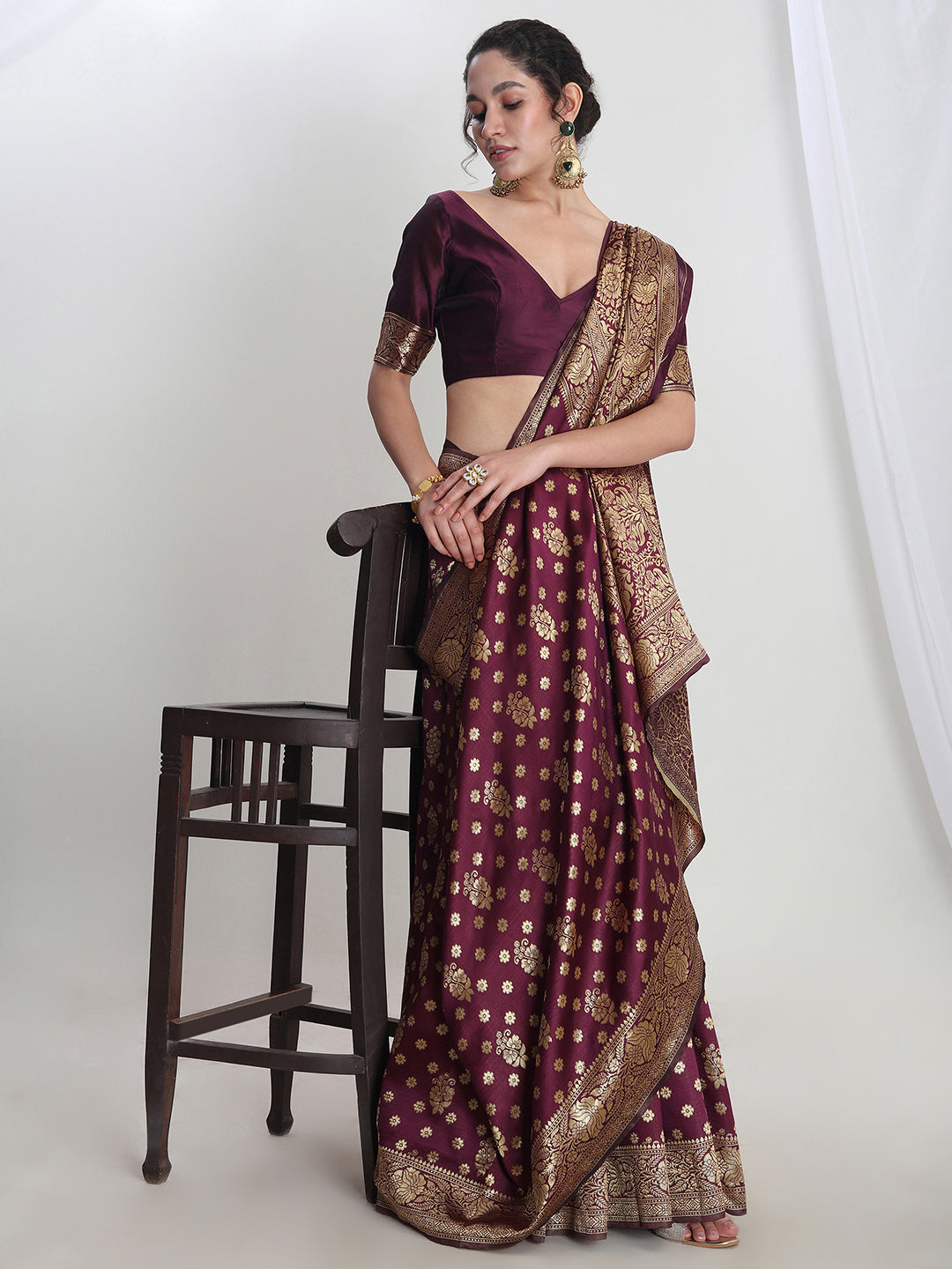 Janasya Purple Silk Blend Floral Jacquard Saree | Swadesiicart