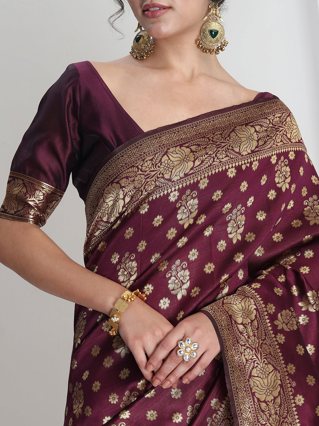Janasya Purple Silk Blend Floral Jacquard Saree | Swadesiicart