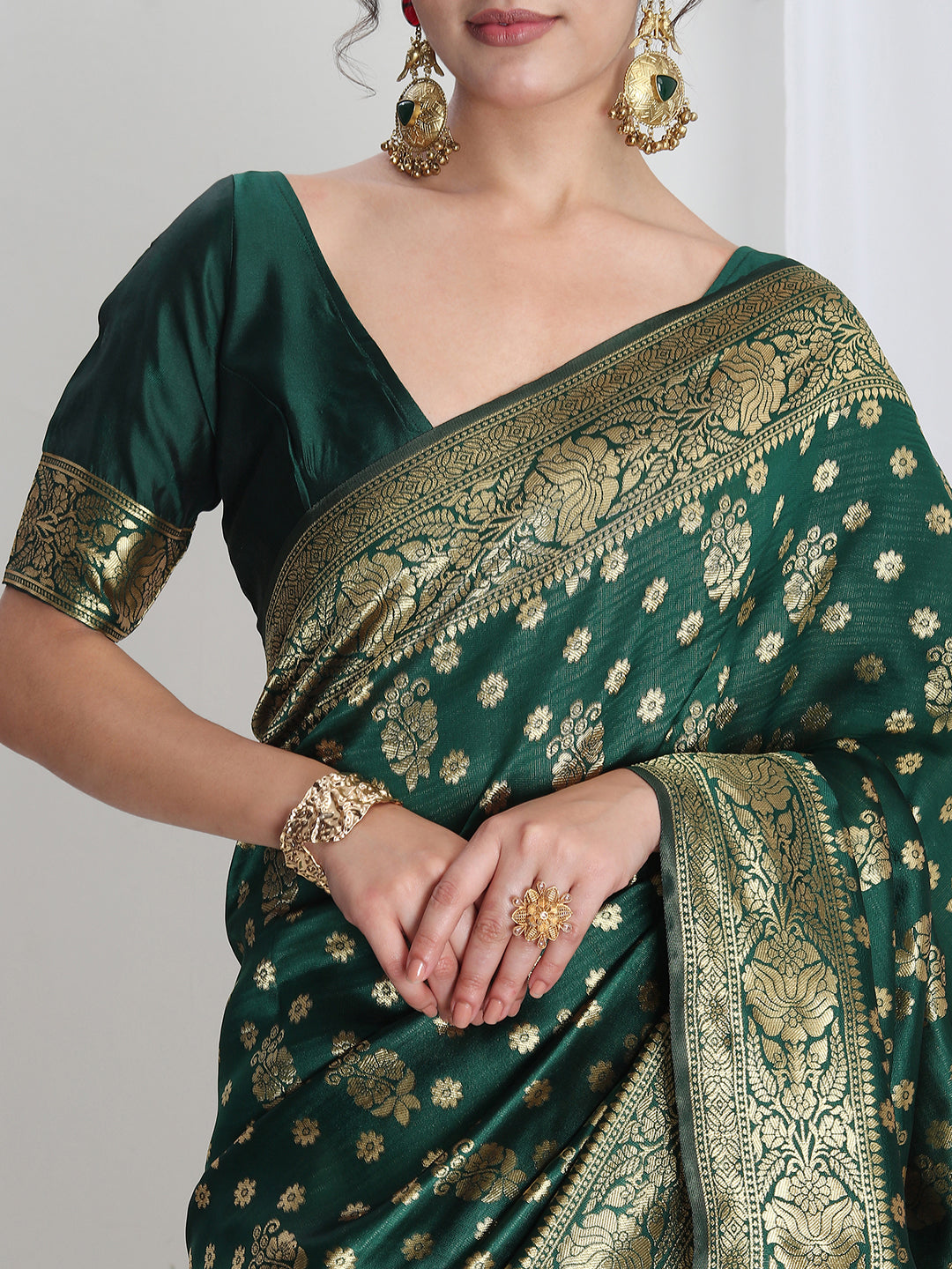 Janasya Green Silk Blend Floral Jacquard Saree | Swadesiicart