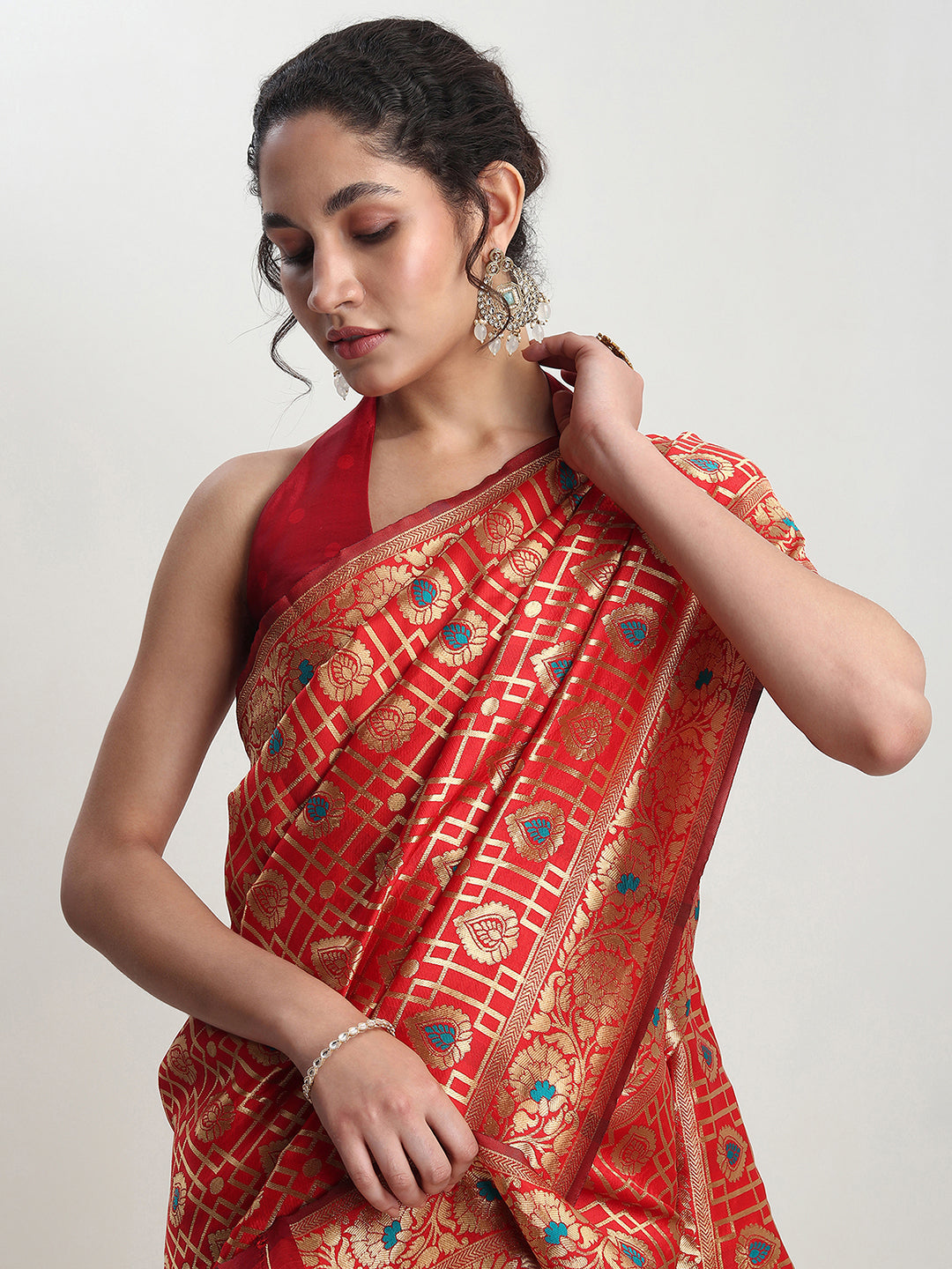 Janasya Red Silk Blend Ethnic Motifs Jacquard Saree | Swadesiicart