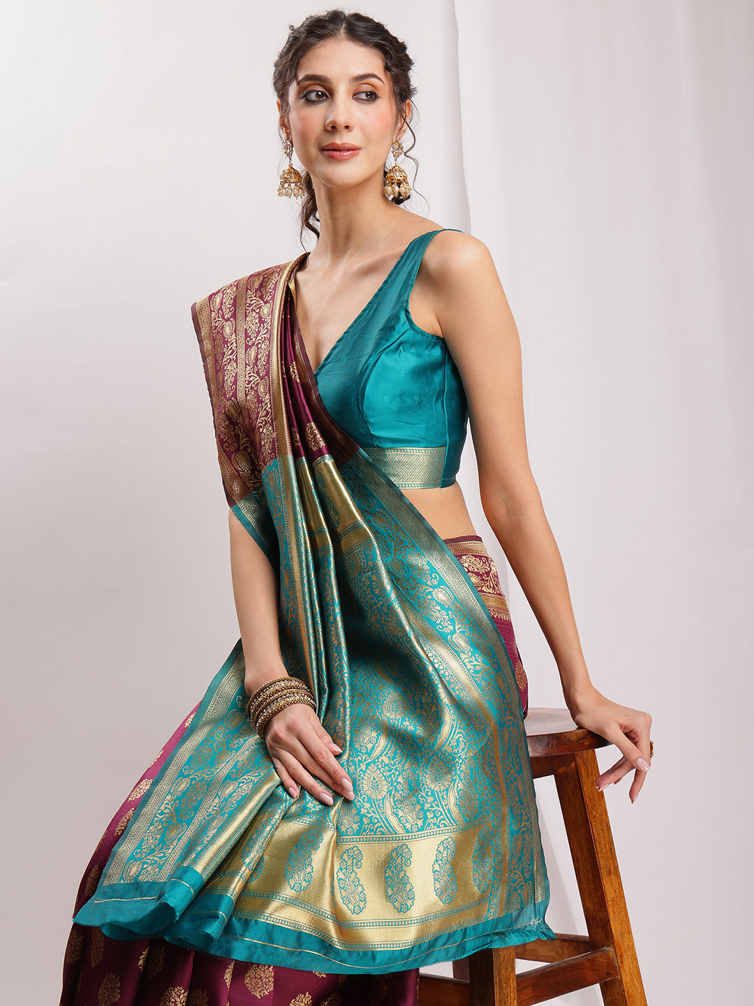 Janasya Purple Silk Blend Floral Jacquard Saree | Swadesiicart