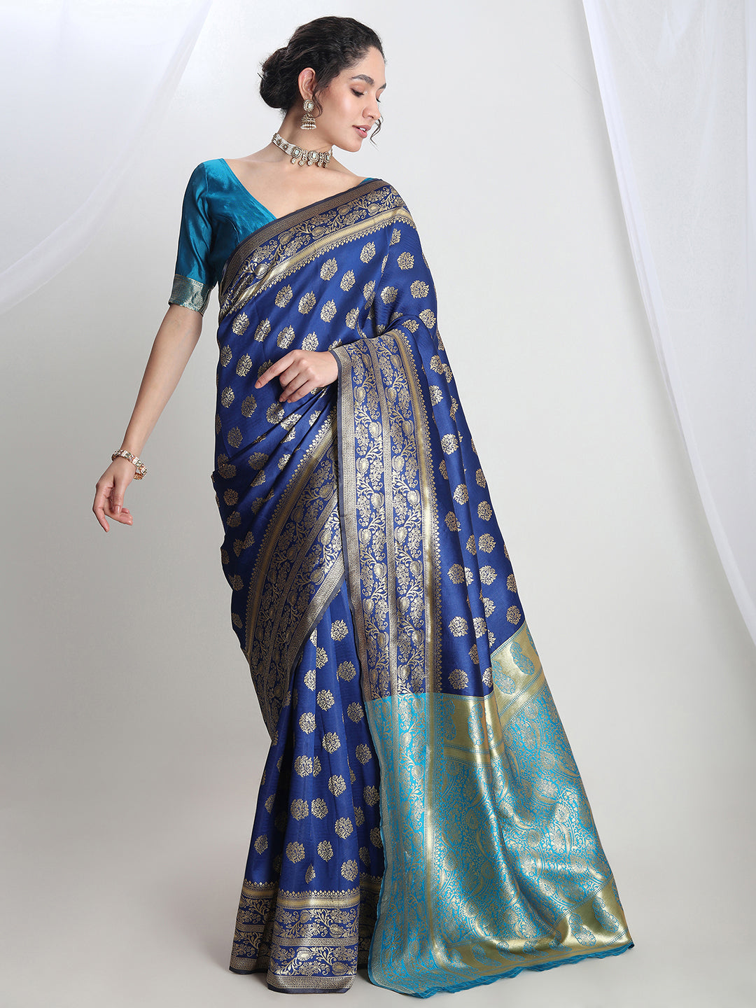 Janasya Blue Silk Blend Floral Jacquard Saree | Swadesiicart
