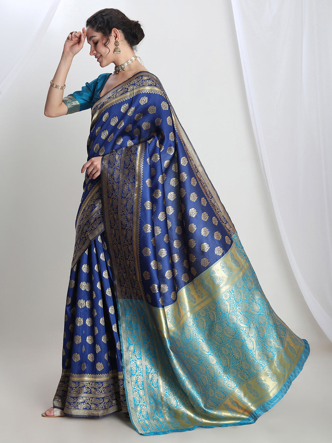 Janasya Blue Silk Blend Floral Jacquard Saree | Swadesiicart