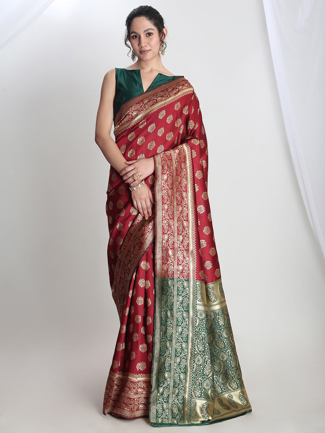 Janasya Maroon Silk Blend Floral Jacquard Saree | Swadesiicart