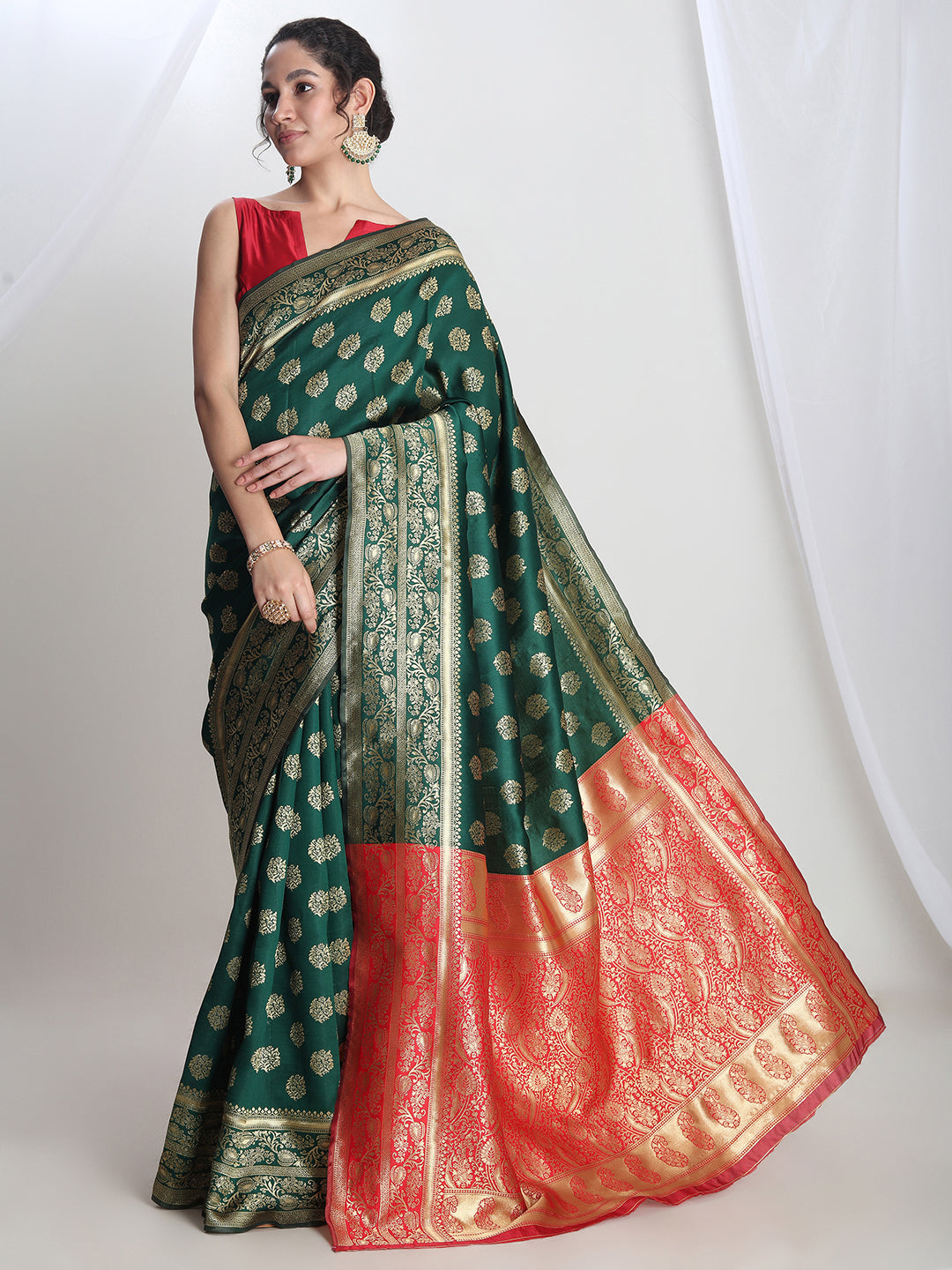 Janasya Green Silk Blend Floral Jacquard Saree | Swadesiicart