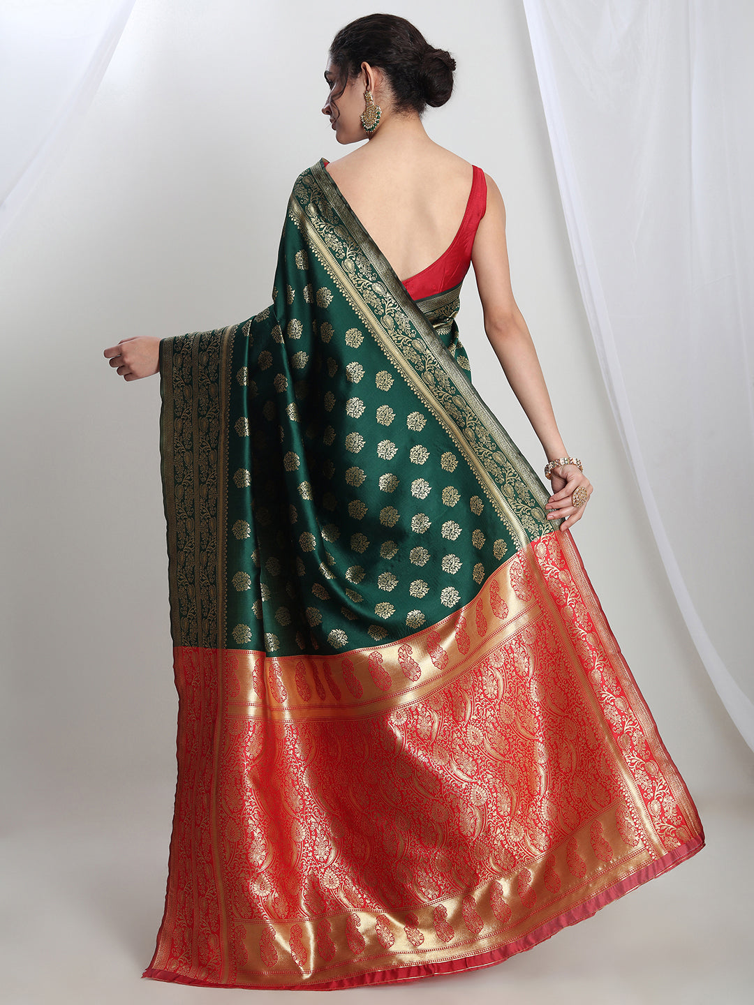 Janasya Green Silk Blend Floral Jacquard Saree | Swadesiicart