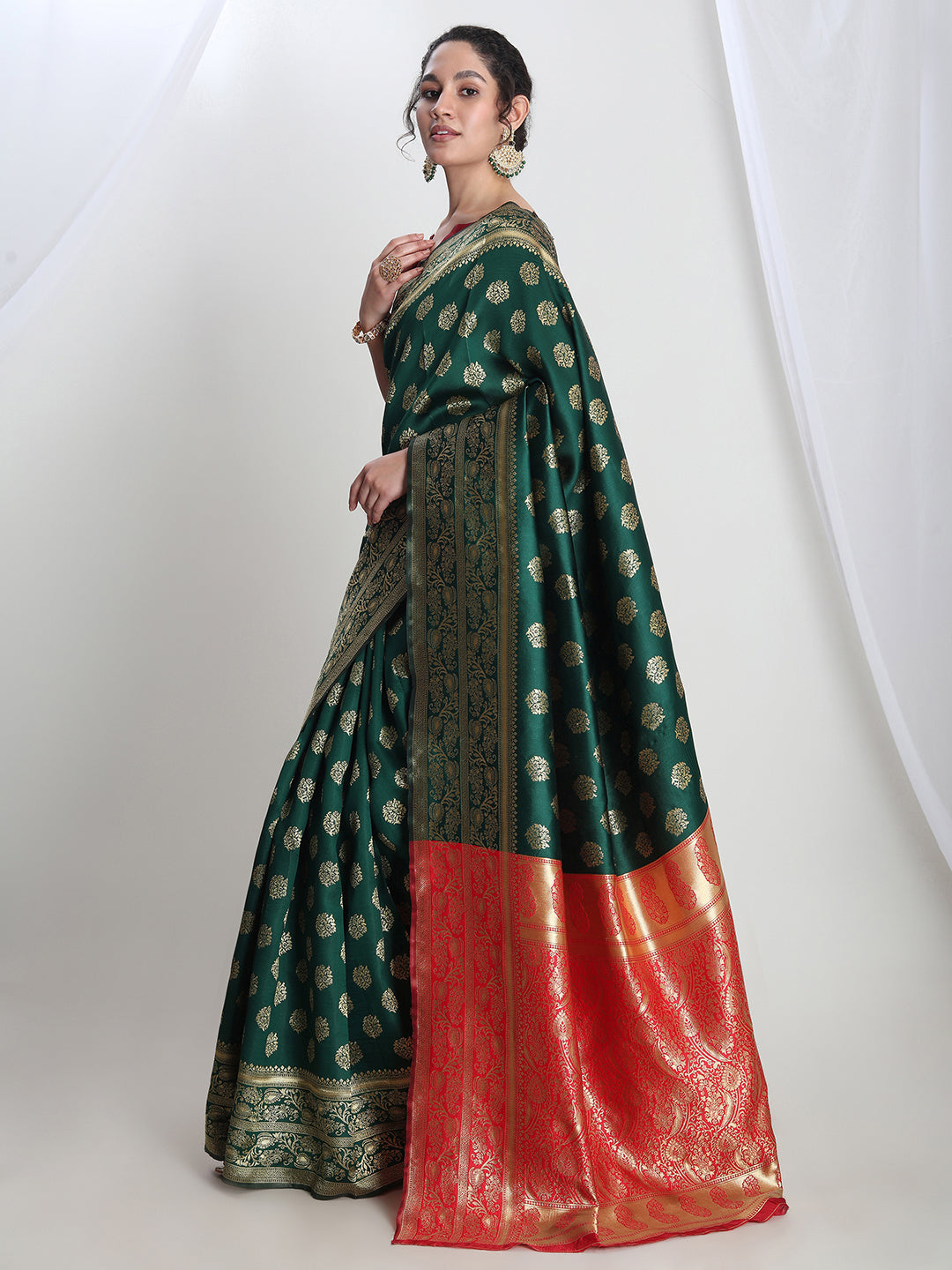 Janasya Green Silk Blend Floral Jacquard Saree | Swadesiicart