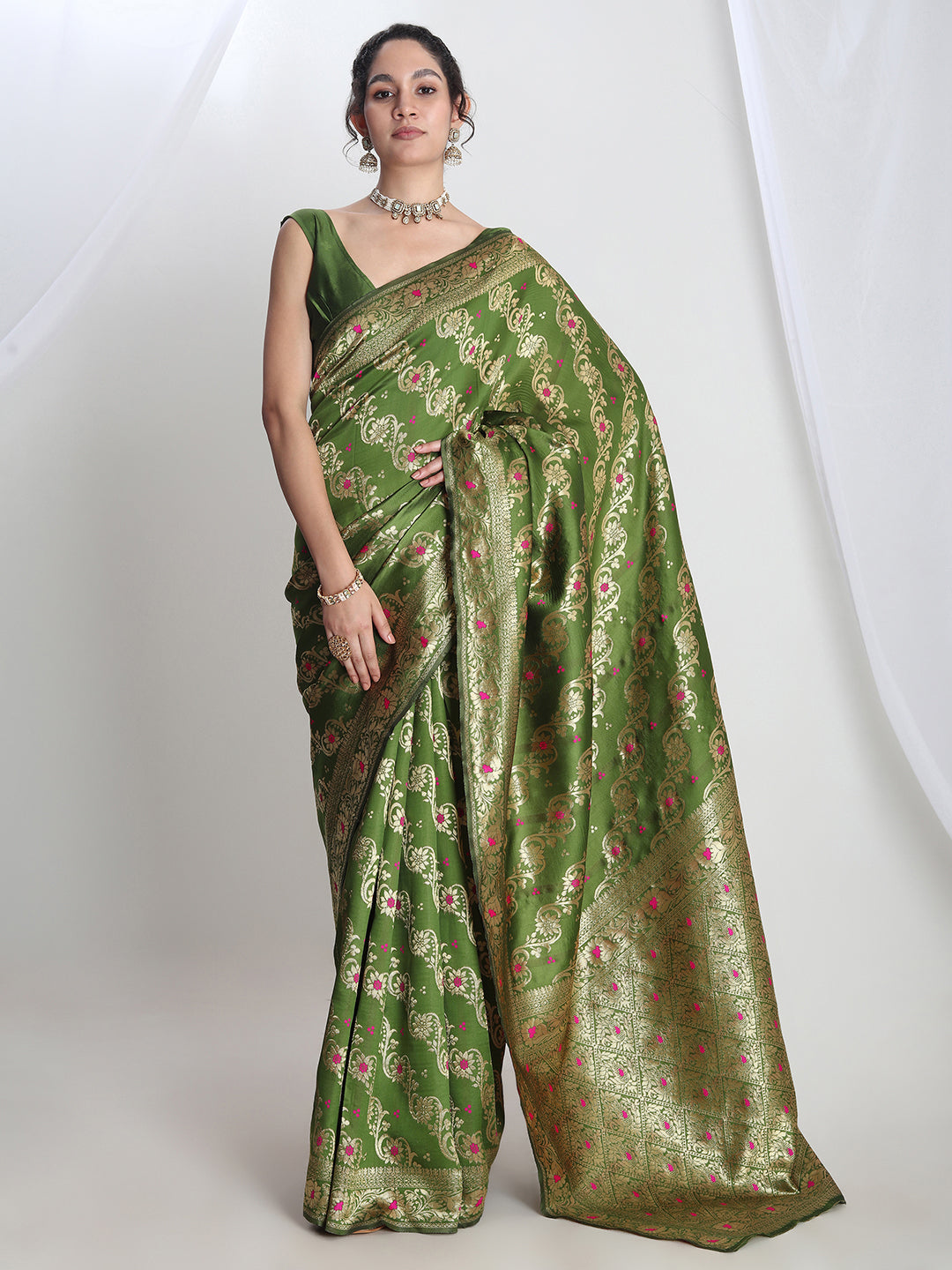 Janasya Green Silk Blend Floral Jacquard Saree | Swadesiicart