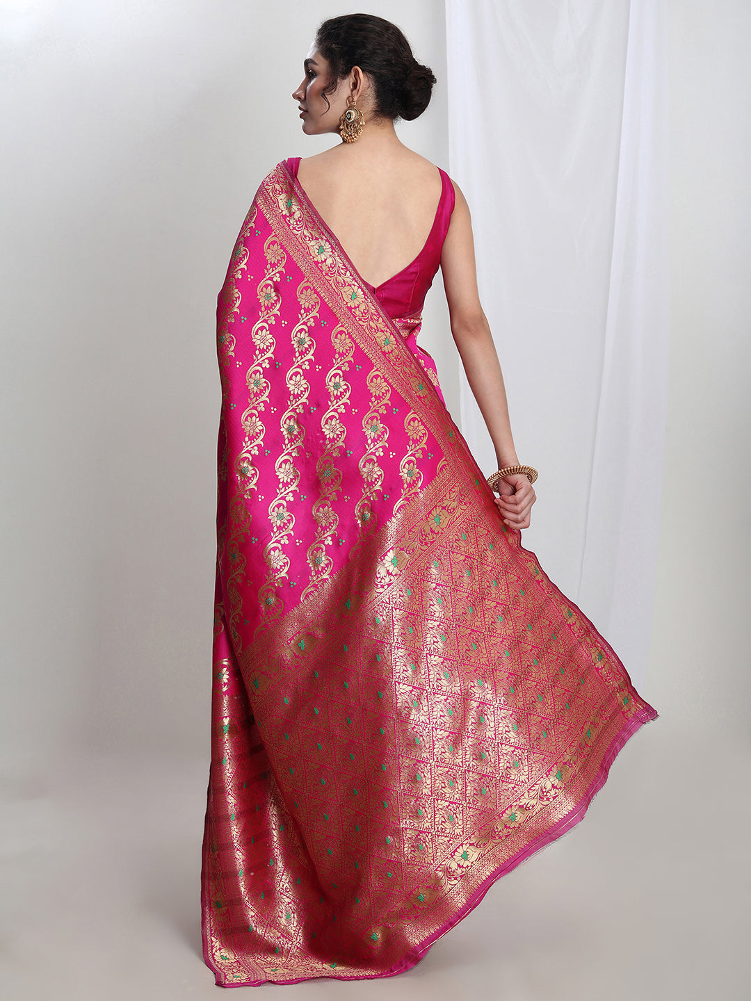 Janasya Pink Silk Blend Floral Jacquard Saree | Swadesiicart