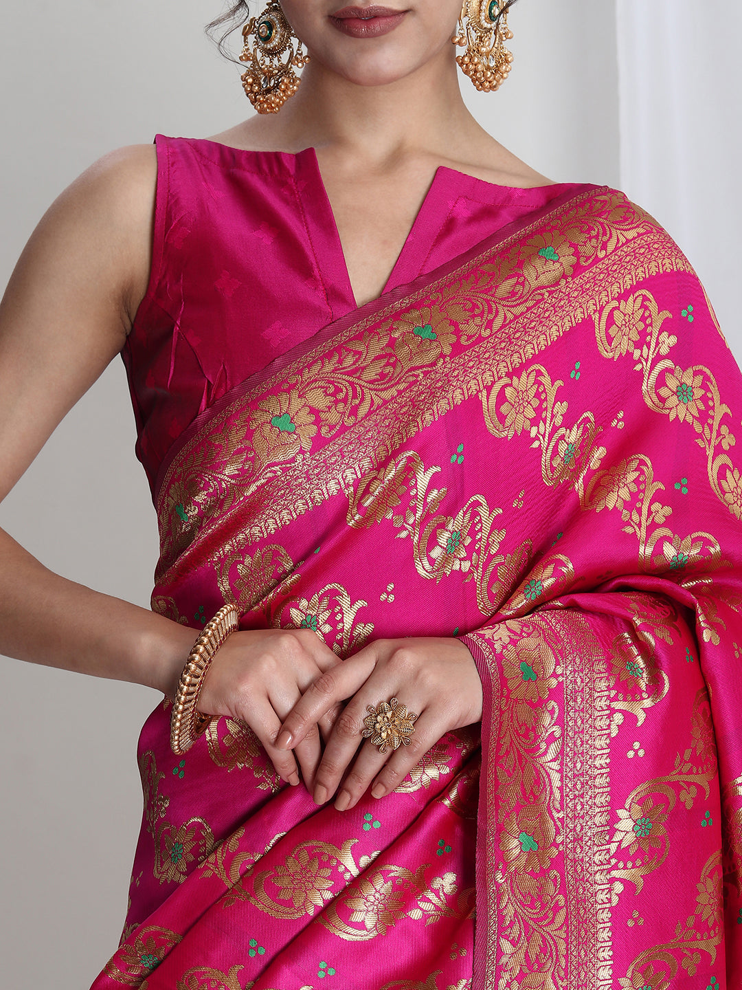 Janasya Pink Silk Blend Floral Jacquard Saree | Swadesiicart