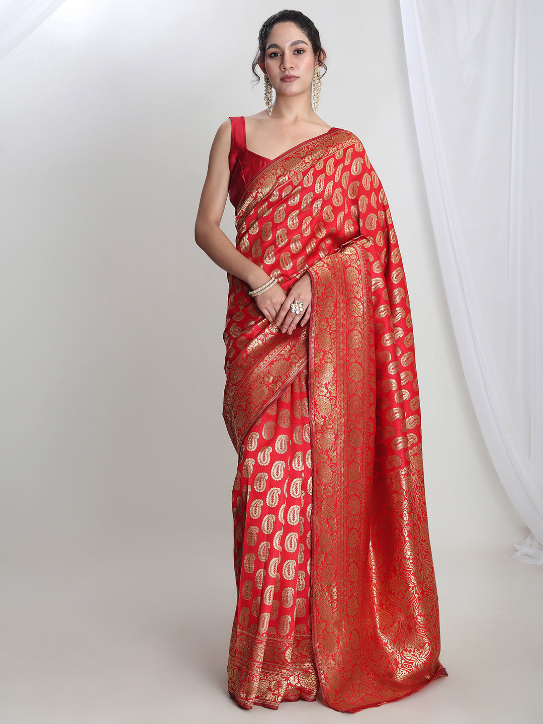 Janasya Red Silk Blend Paisley Jacquard Saree | Swadesiicart