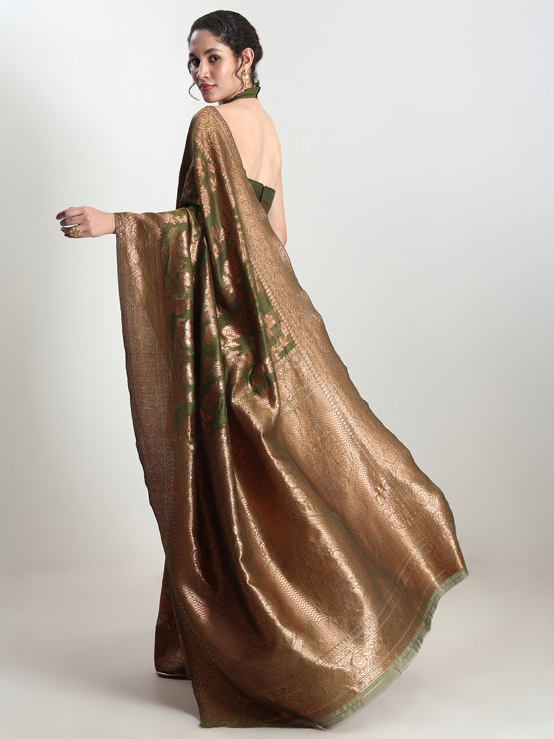 Janasya Green Silk Blend Floral Jacquard Saree | Swadesiicart
