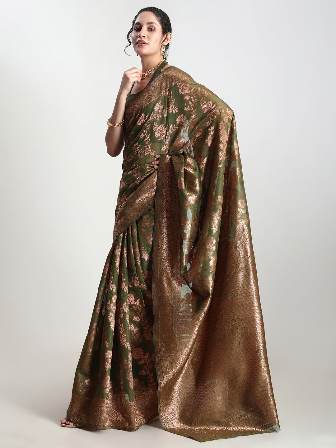 Janasya Green Silk Blend Floral Jacquard Saree | Swadesiicart