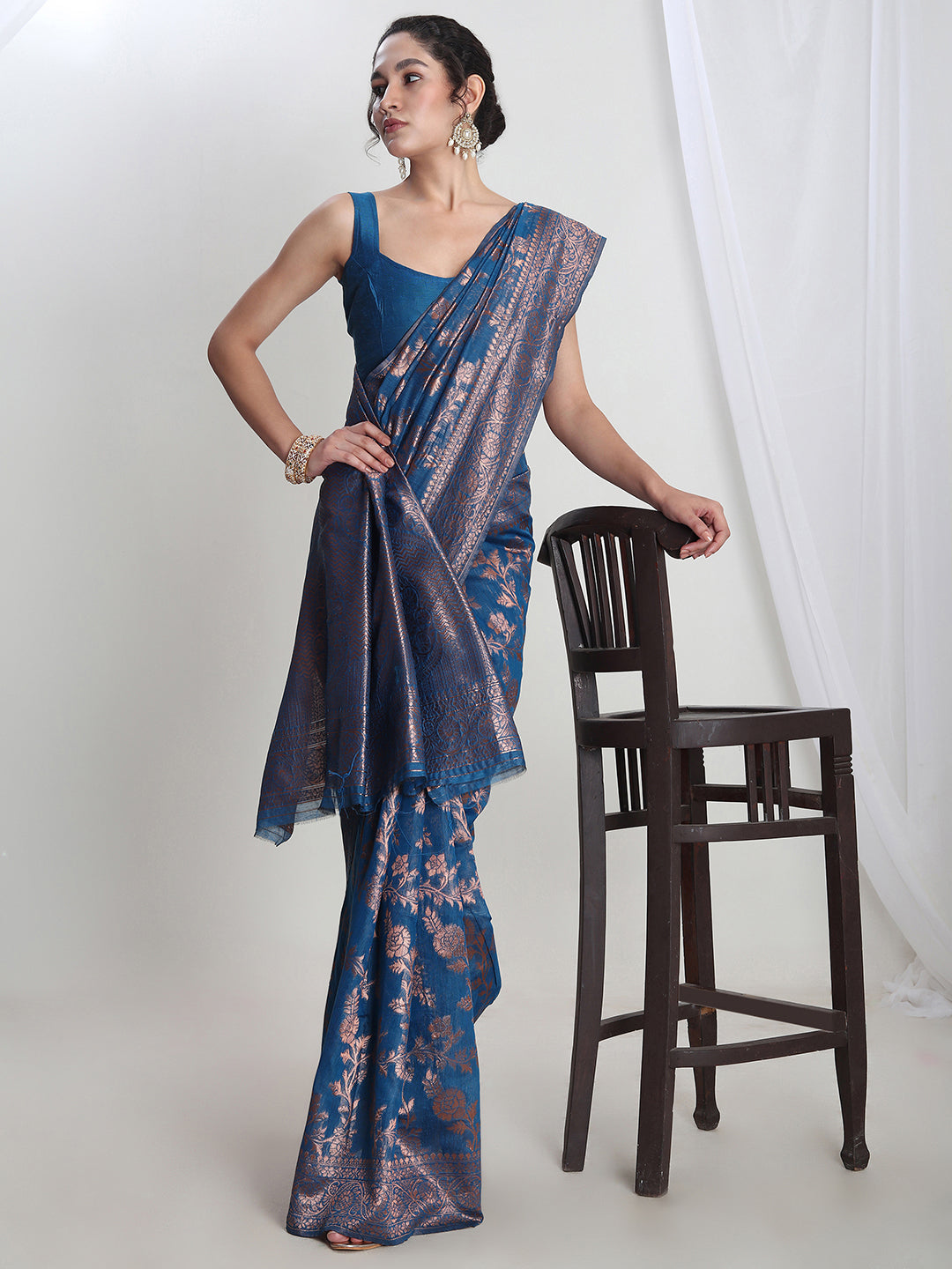 Janasya Blue Silk Blend Floral Jacquard Saree | Swadesiicart