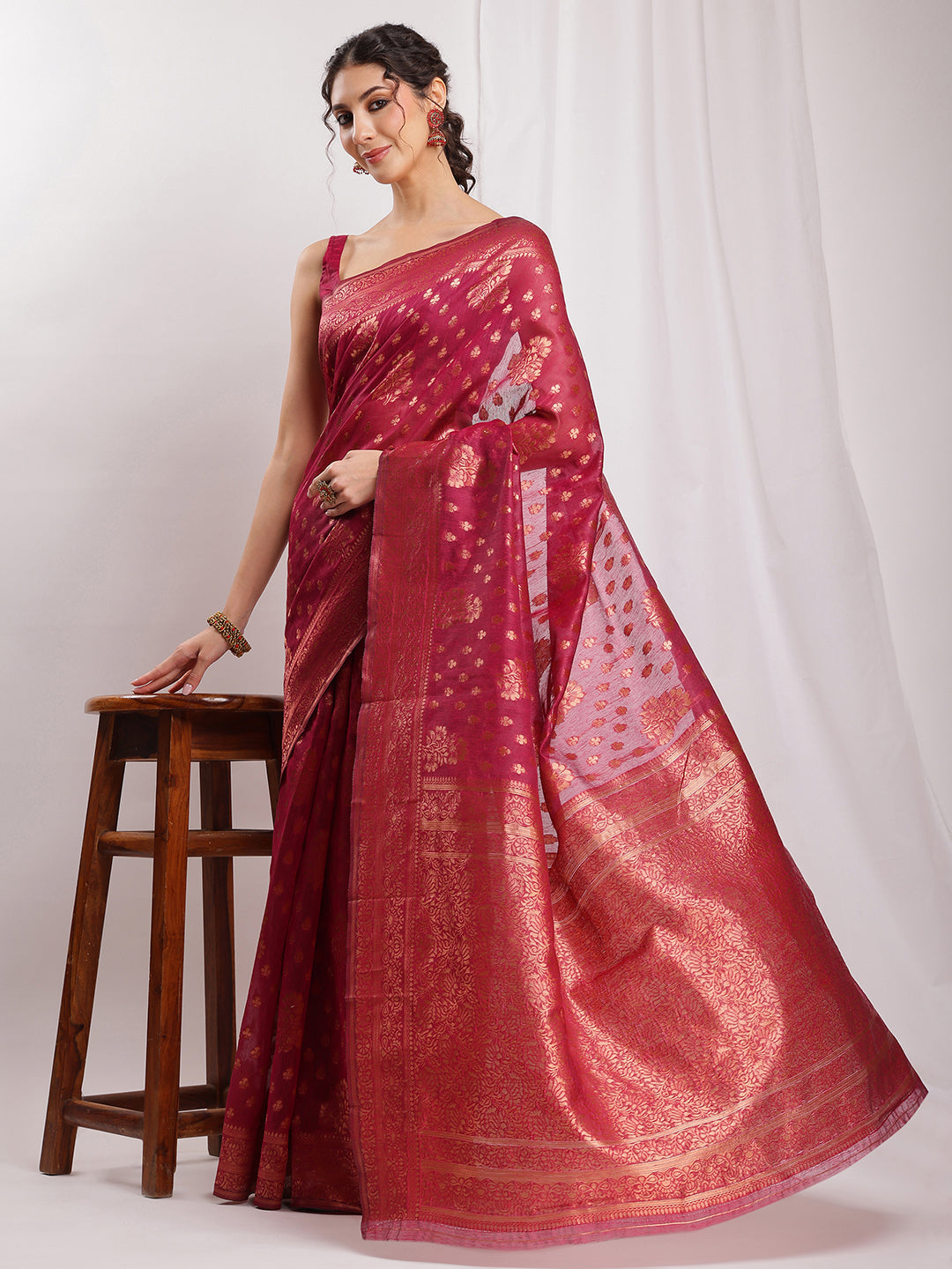 Janasya Fuchsia Silk Blend Floral Jacquard Saree | Swadesiicart