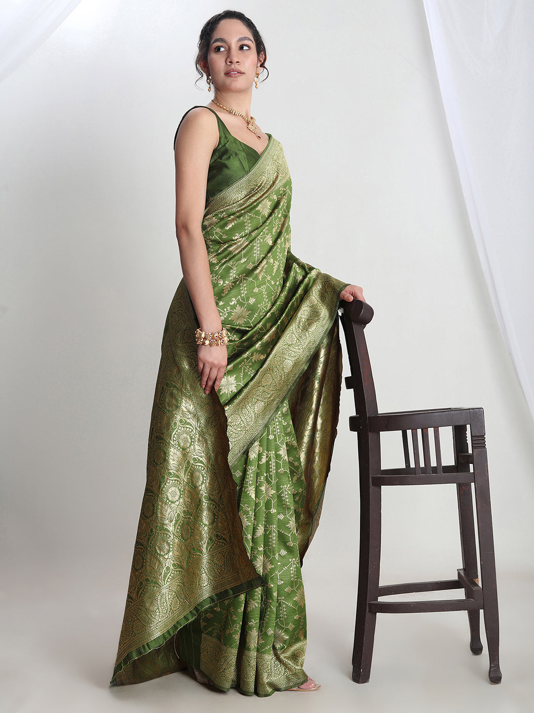 Janasya Green Silk Blend Geometric Jacquard Saree | Swadesiicart