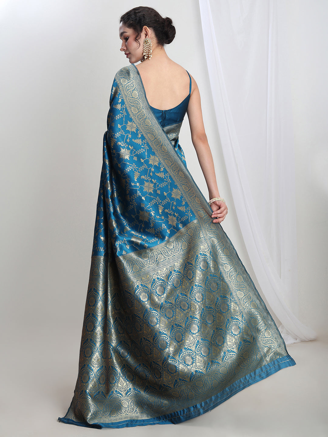 Janasya Teal Blue Silk Blend Geometric Jacquard Saree | Swadesiicart