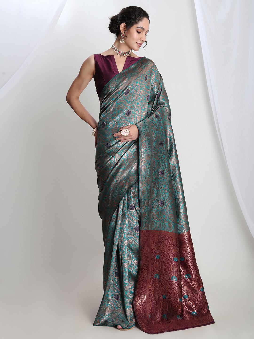 Janasya Sea Green Silk Blend Floral Jacquard Saree | Swadesiicart