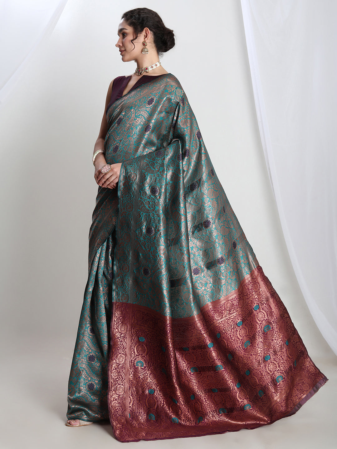 Janasya Sea Green Silk Blend Floral Jacquard Saree | Swadesiicart