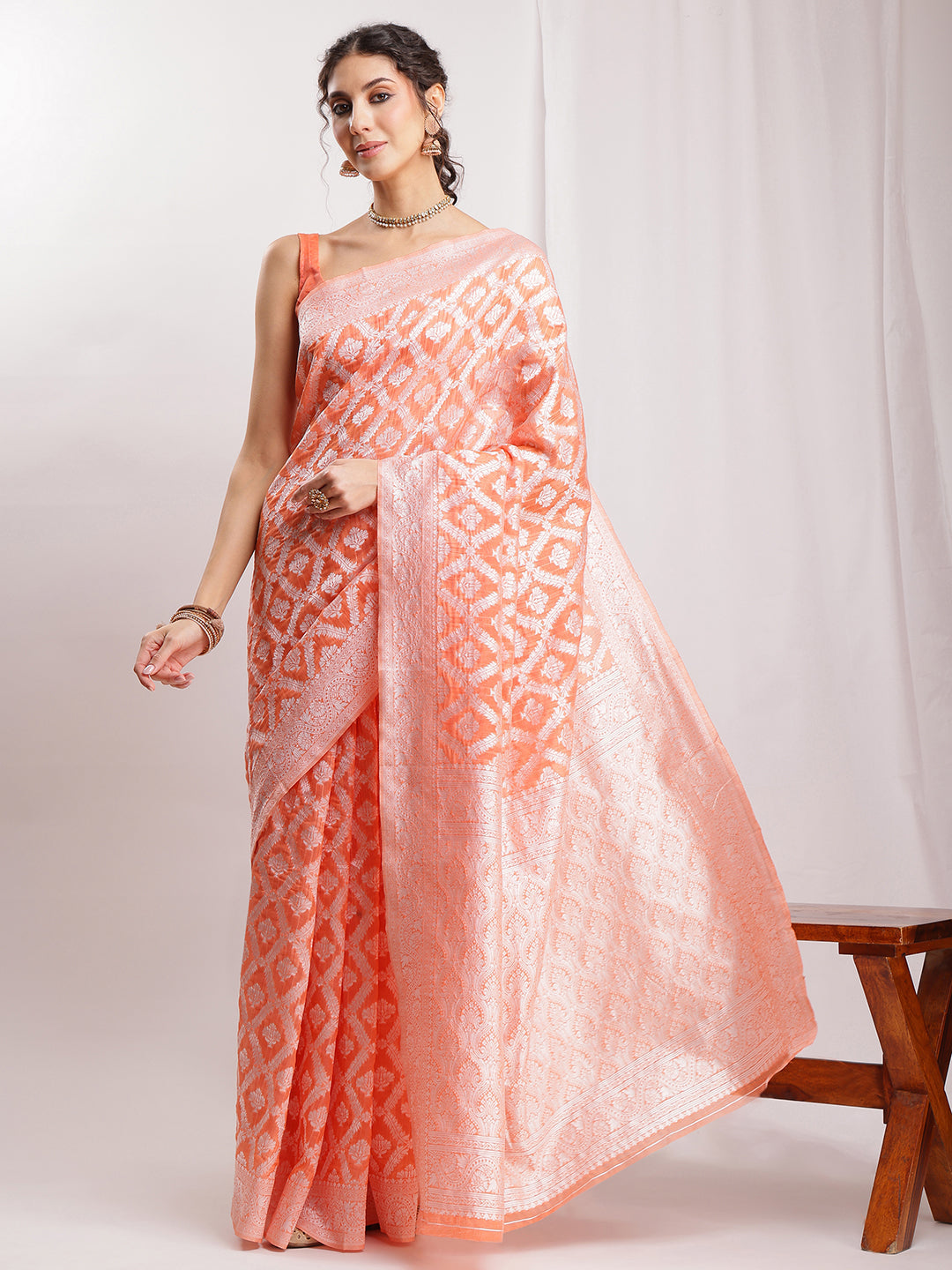 Janasya Peach Silk Blend Floral Jacquard Saree | Swadesiicart