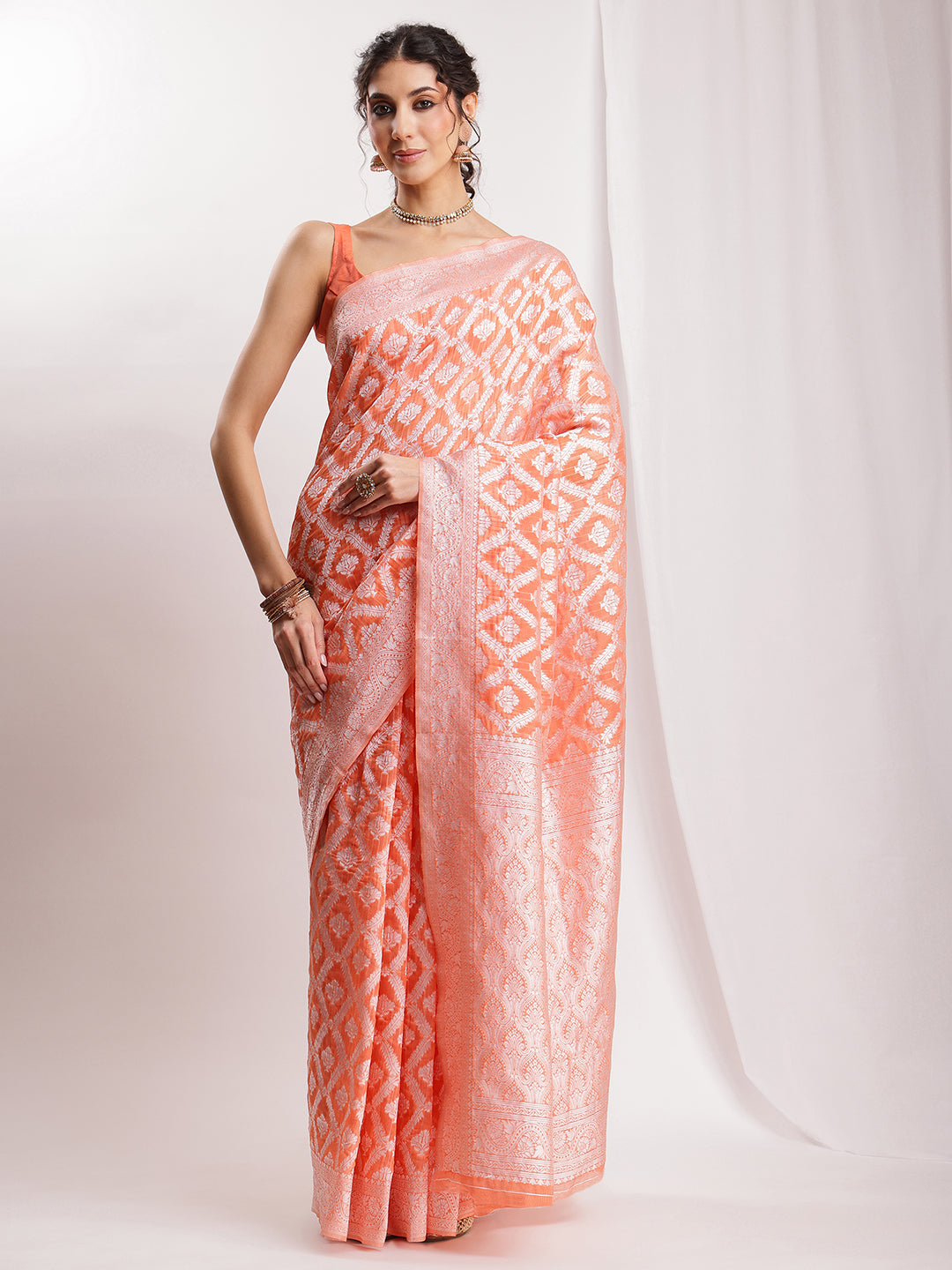 Janasya Peach Silk Blend Floral Jacquard Saree | Swadesiicart