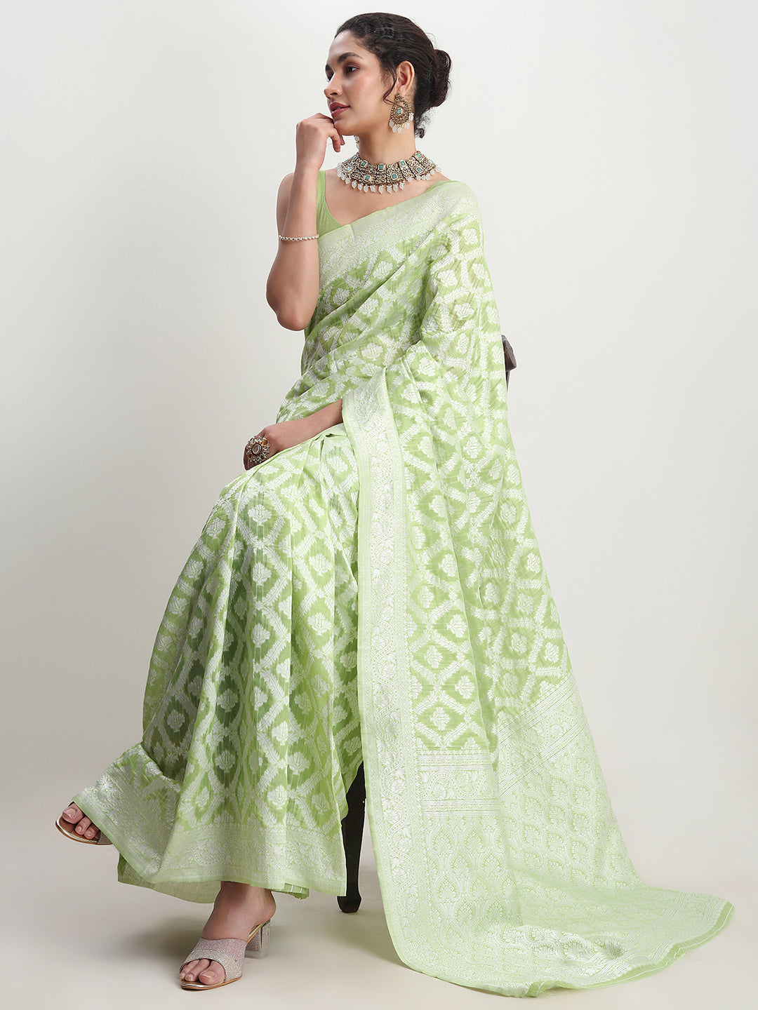 Janasya Light Green Silk Blend Floral Jacquard Saree | Swadesiicart