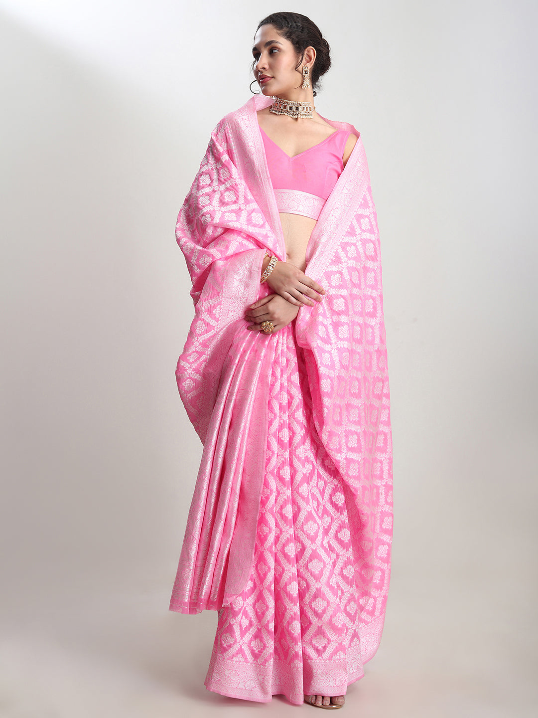 Janasya Pink Silk Blend Floral Jacquard Saree | Swadesiicart