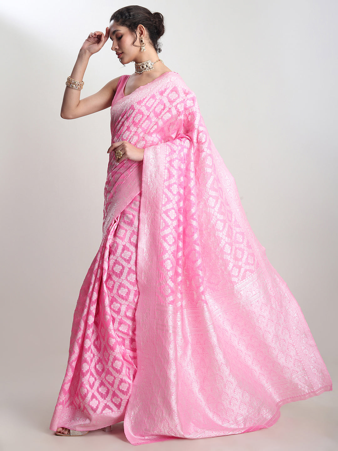 Janasya Pink Silk Blend Floral Jacquard Saree | Swadesiicart