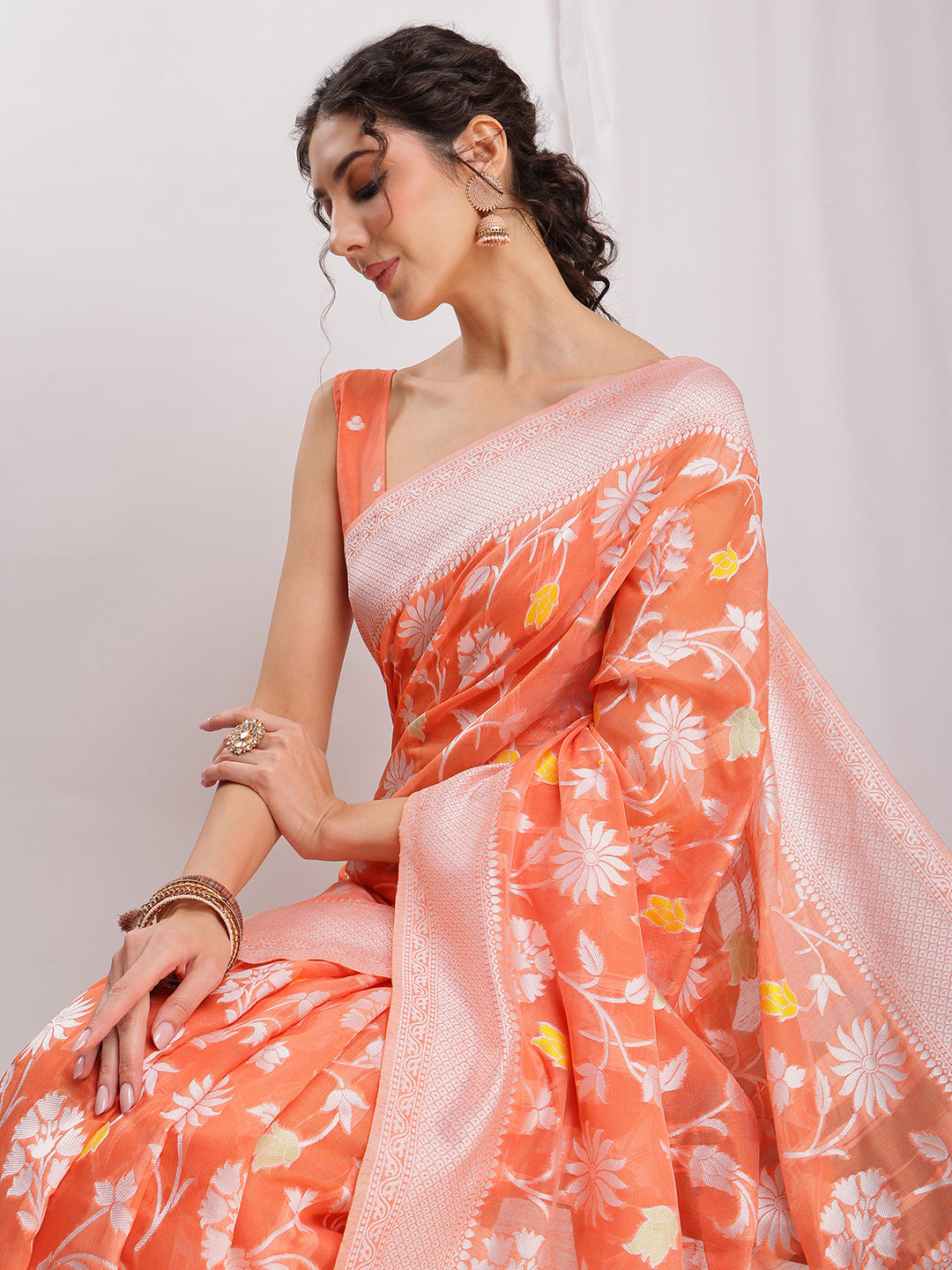 Janasya Peach Silk Blend Floral Jacquard Saree | Swadesiicart