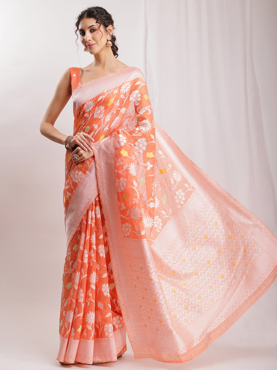 Janasya Peach Silk Blend Floral Jacquard Saree | Swadesiicart