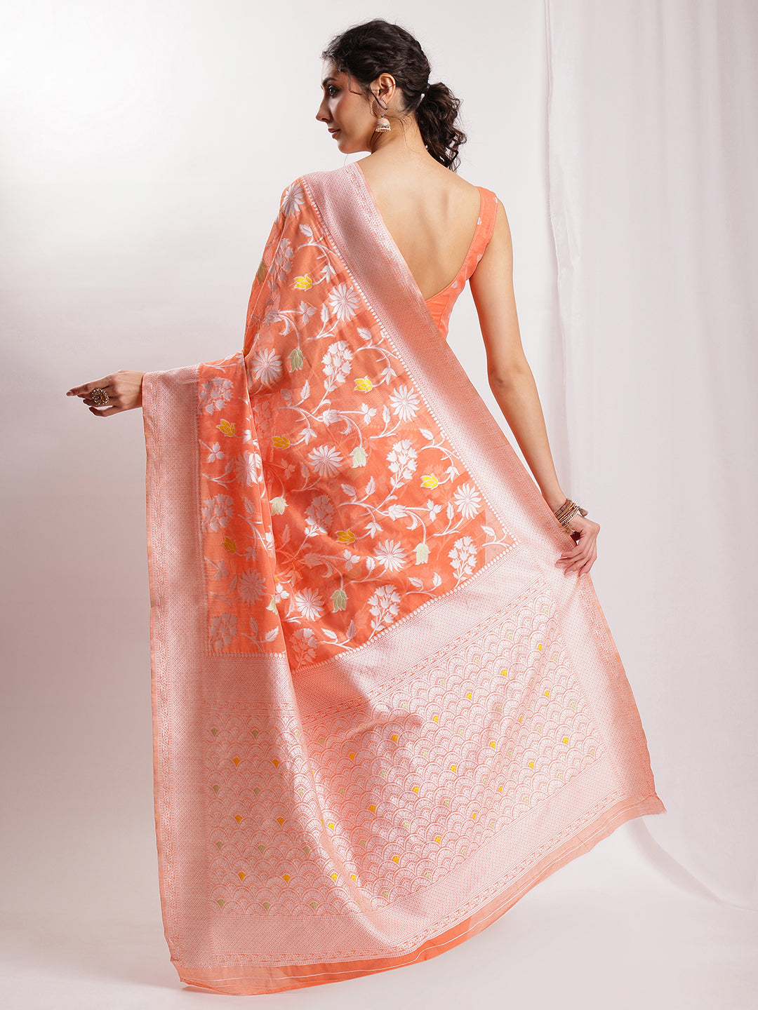 Janasya Peach Silk Blend Floral Jacquard Saree | Swadesiicart