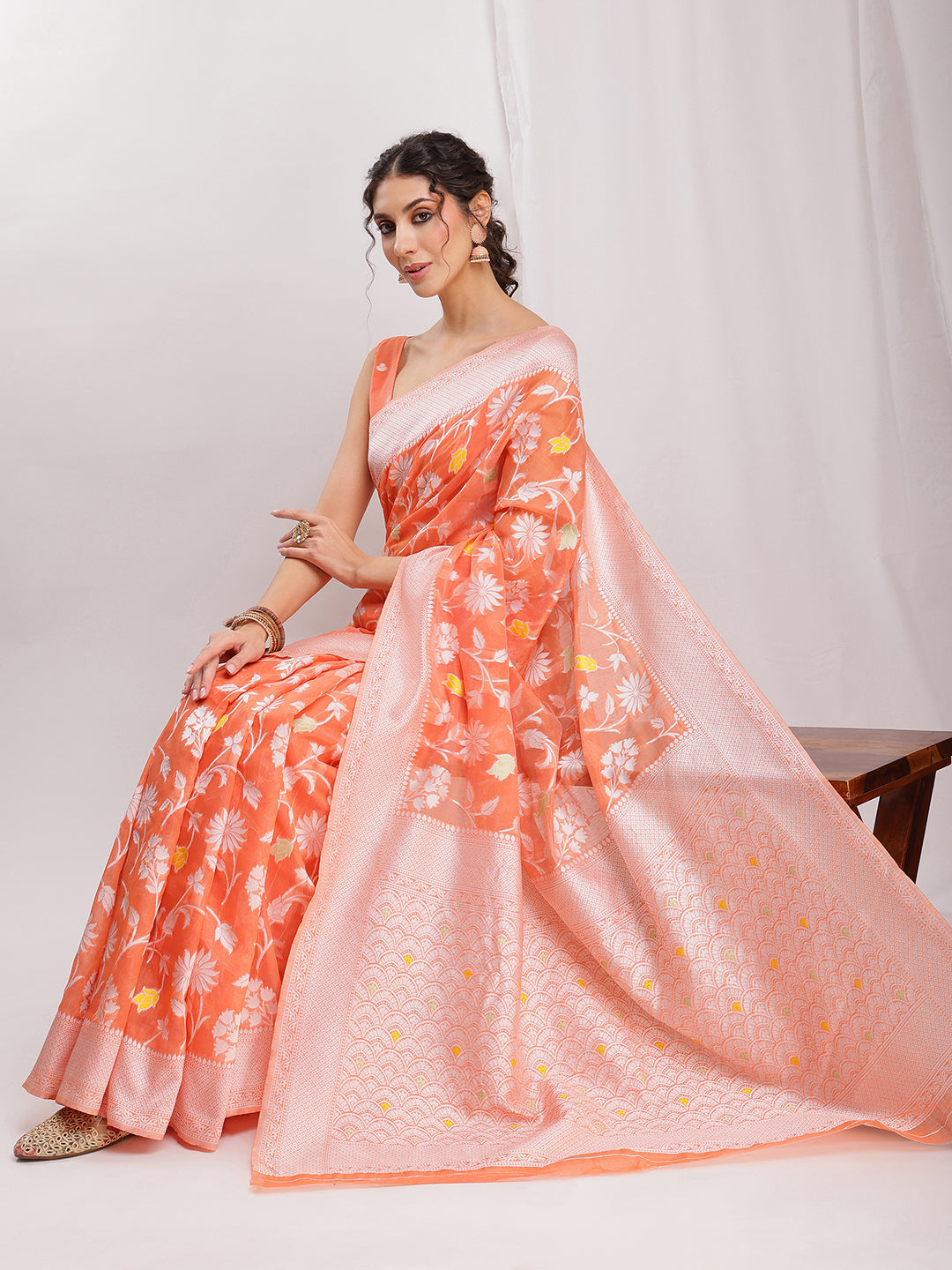 Janasya Peach Silk Blend Floral Jacquard Saree | Swadesiicart