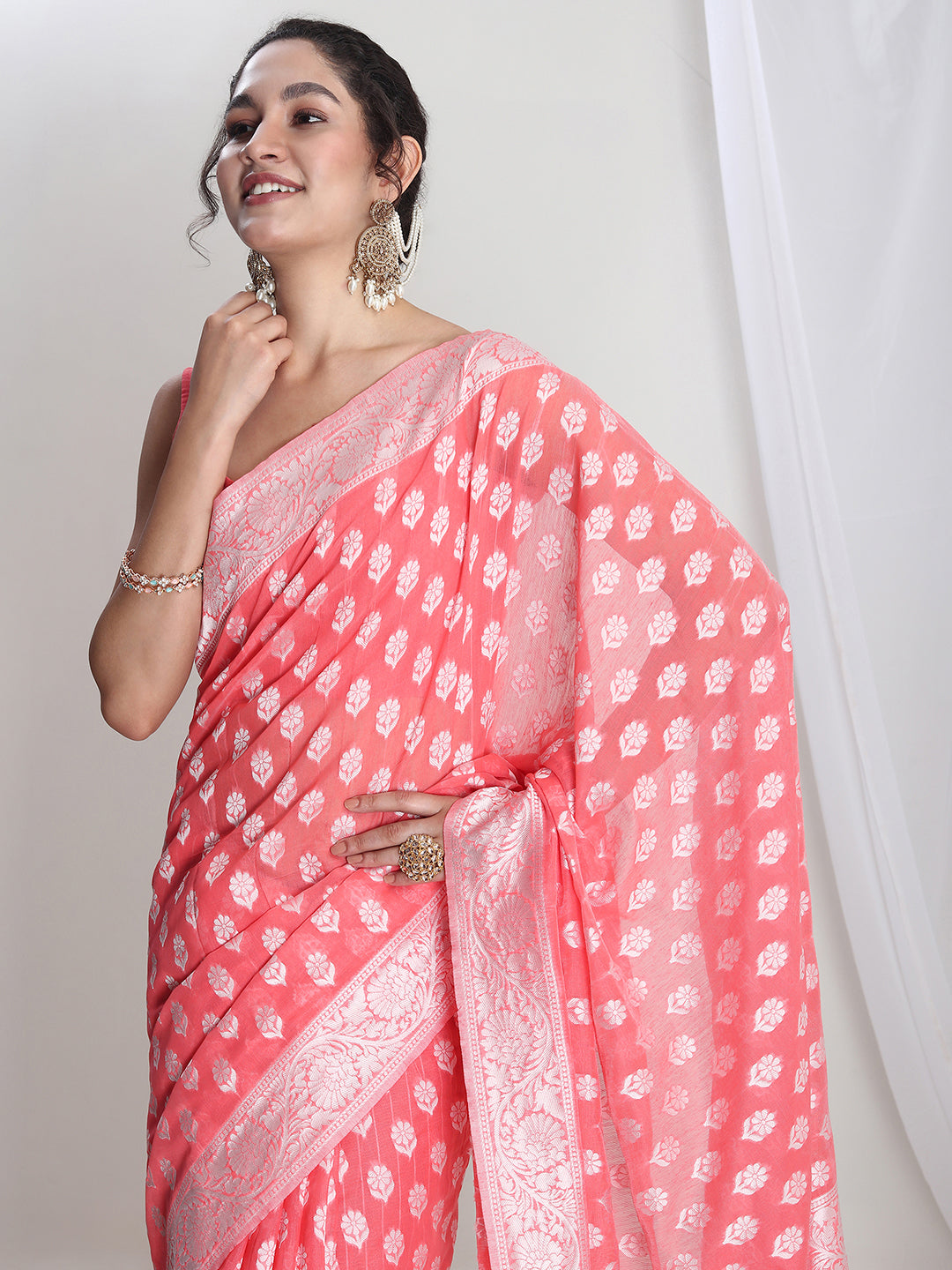 Janasya Coral Silk Blend Floral Jacquard Saree | Swadesiicart