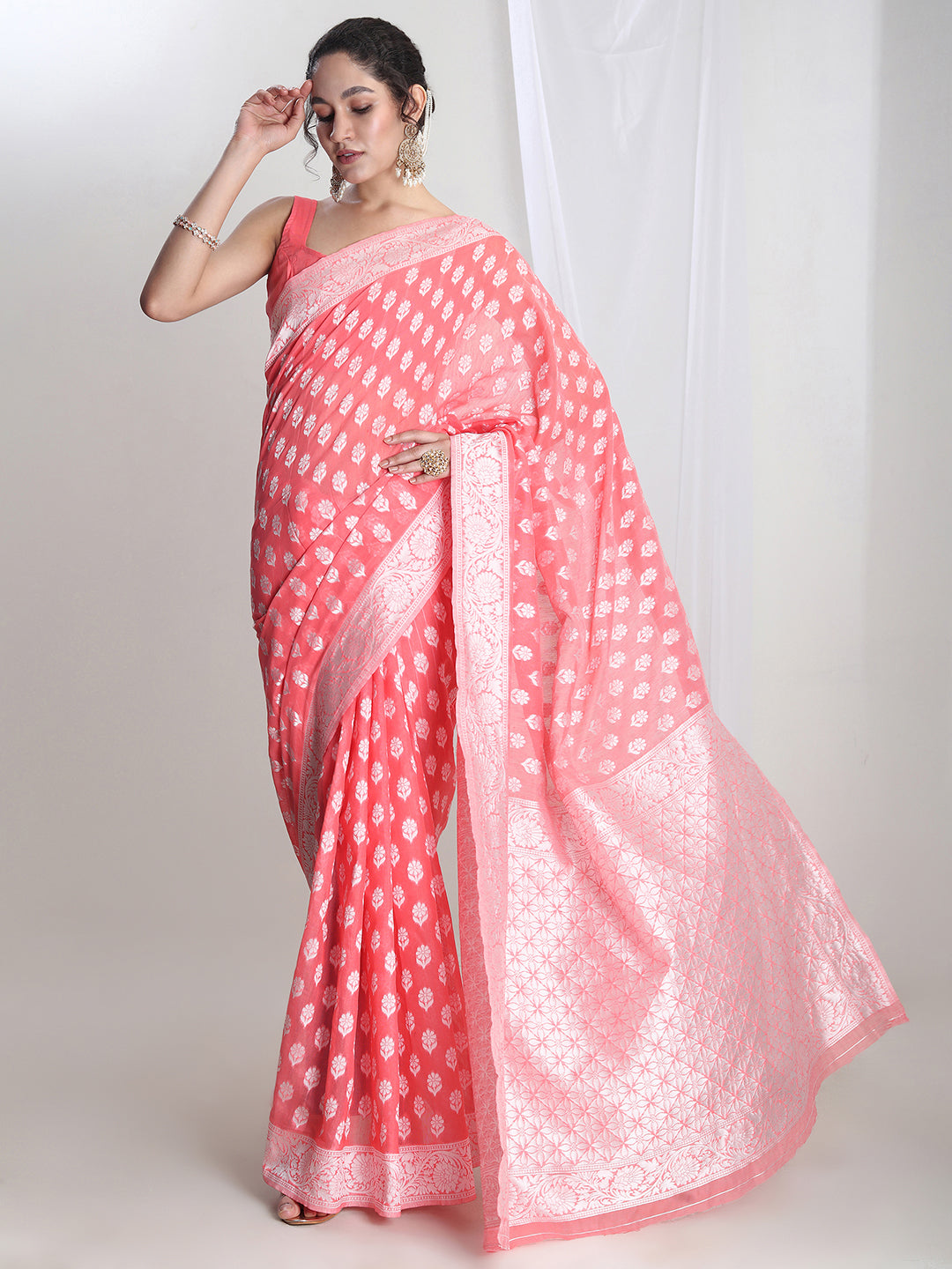 Janasya Coral Silk Blend Floral Jacquard Saree | Swadesiicart