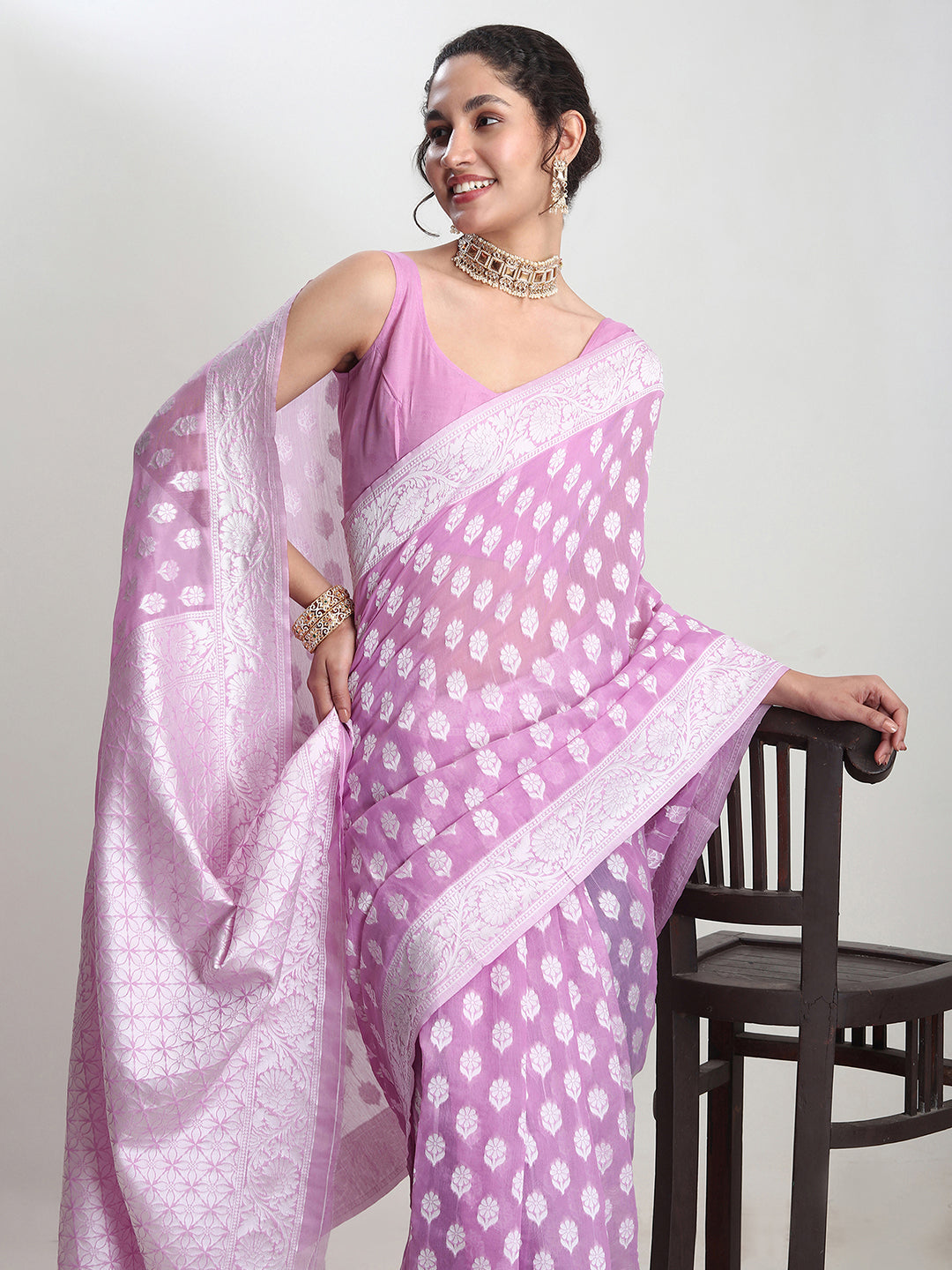 Janasya Lavender Silk Blend Floral Jacquard Saree | Swadesiicart