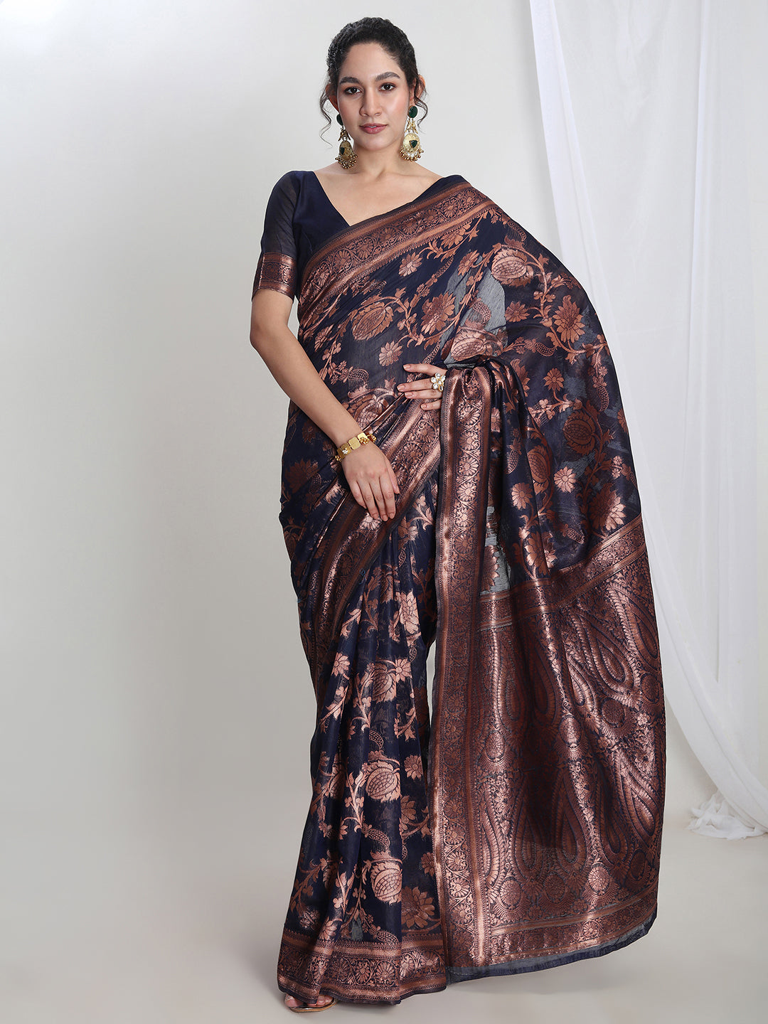 Janasya Navy Blue Silk Blend Floral Jacquard Saree | Swadesiicart