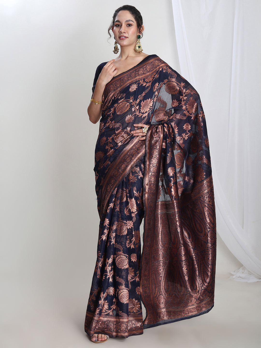Janasya Navy Blue Silk Blend Floral Jacquard Saree | Swadesiicart