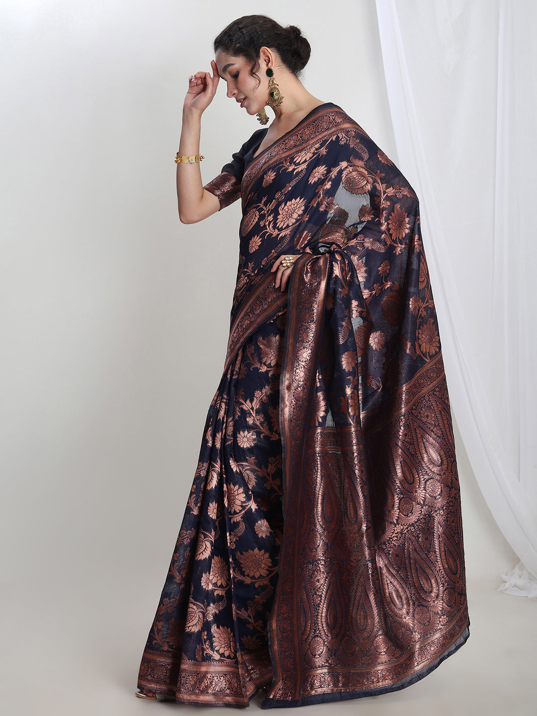 Janasya Navy Blue Silk Blend Floral Jacquard Saree | Swadesiicart